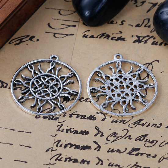 Picture of Zinc Based Alloy Pendants Round Antique Silver Color Celtic Knot Carved Hollow 3.8cm(1 4/8") x 3.4cm(1 3/8"), 5 PCs