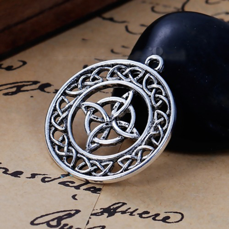 Immagine di Lega di Zinco Religione Ciondoli Argento Antico Tondo Nodo Celtico Filigrana 3.2cm x 2.8cm, 5 Pz