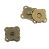 Imagen de Corchetes Magnéticos Flor de Tono Bronce 11mm x 11mm, 100 Unidades