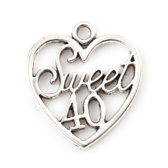 Immagine di Lega di Zinco Charms Cuore Argento Antico Lettere " sweet 40 " Filigrana 21mm x 19mm , 20 Pz