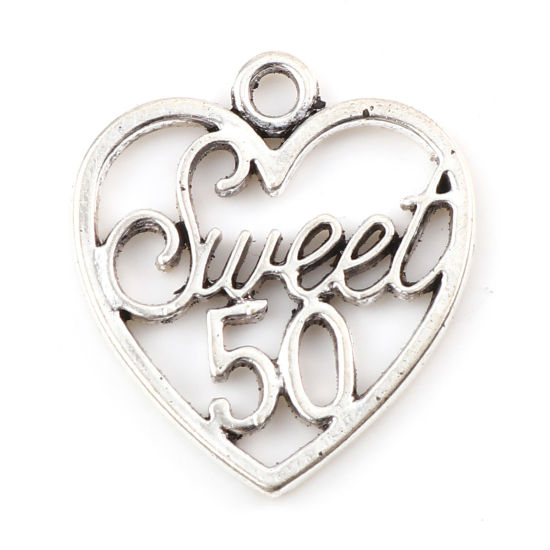 Immagine di Lega di Zinco Charms Cuore Argento Antico Lettere " sweet 50 " Filigrana 21mm x 19mm , 20 Pz