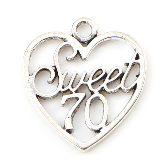 Immagine di Lega di Zinco Charms Cuore Argento Antico Lettere " sweet 70 " Filigrana 21mm x 19mm , 20 Pz