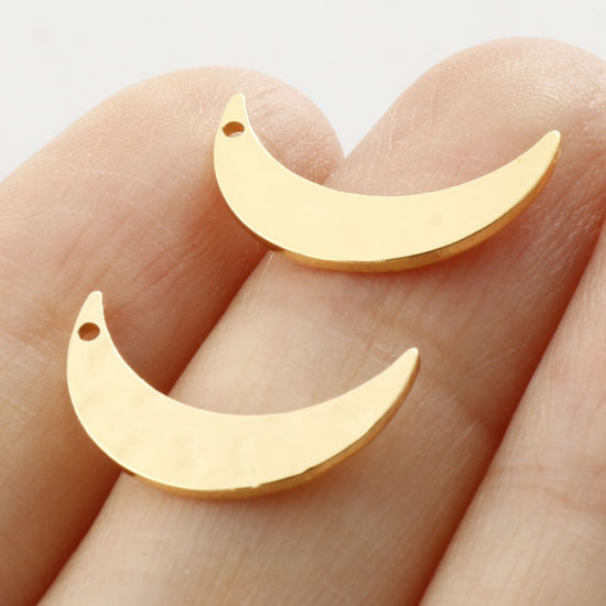 Image de Breloques Galaxie en Laiton Demi Lune Plaqué Or Véritable 16mm x 9mm, 5 Pcs
