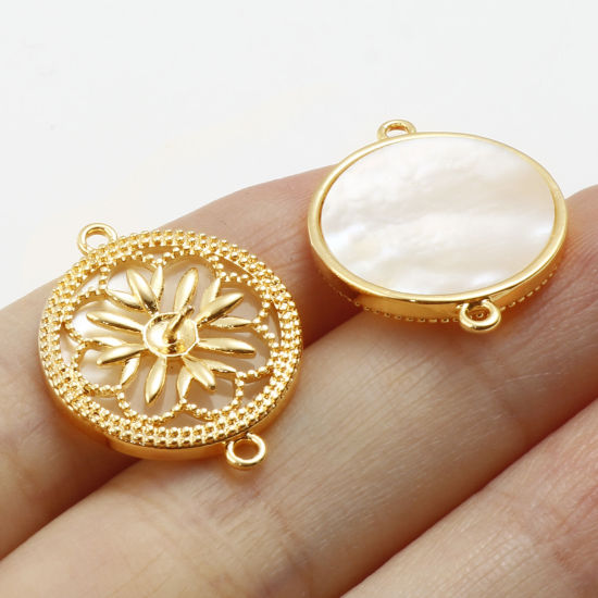 Bild von Muschel + Messing Verbinder Echtgold plattiert Rund Filigran Weiß 22mm x 18mm, 1 Stück
