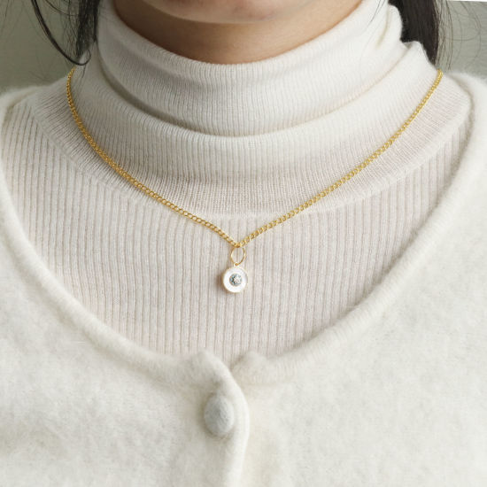 Picture of Shell & Brass Charms Round Real Gold Plated White Flower Clear Cubic Zirconia Green Rhinestone 13mm x 11mm, 1 Piece