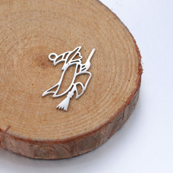 Изображение 304 Нержавеющая Сталь Подвески Морское Траление Серебряный Тон Хэллоуин Ведьма ажурная резьба 18.5мм x 15мм, 5 ШТ