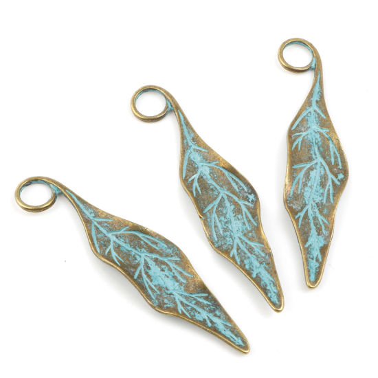 Imagen de Zamak Patina Colgantes Hoja Tono Bronce 7.5cm x 1.7cm, 5 Unidades