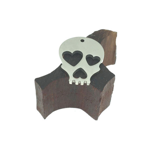 Picture of Stainless Steel Halloween Charms Silver Tone Skull Heart Hollow 20mm x 16mm, 1 Piece