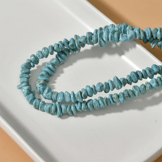 Bild von Türkis ( Synthetisch ) Ins Stil Perlen Unregelmäßig Blau 8mm-9mm, 1 Strang (ca. 90 Stück/Strang)