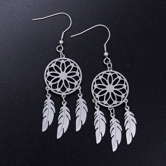 Immagine di Acciaio al titanio Orecchini a Perno Tono Argento Acchiappa sogni Piuma Filigrana 7cm x 2cm, Posta / Filo Dimensione: (20 misura), 1 Paio