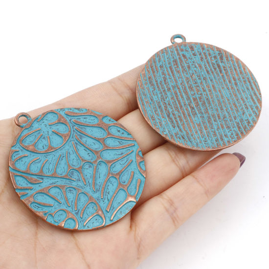 Imagen de Zamak Patina Colgantes Ronda Tono Bronce Azul Flor 5.4cm x 4.9cm, 2 Unidades