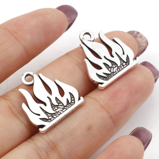 Immagine di Lega di Zinco Charms Argento Antico Fiamma Fuoco 18mm x 16mm , 20 Pz