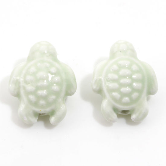 Bild von Keramik Ozean Schmuck Perlen für die Herstellung von DIY-Charme-Schmuck Schildkröte Hellgrün Gefärbt ca. 18mm x 15mm, Loch:ca. 1.6mm, 34.5cm lang, 1 Strang (ca. 20 Stück/Strang)