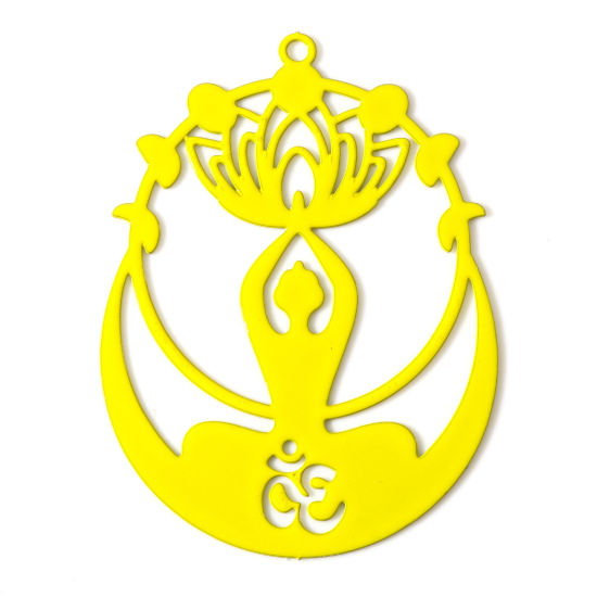 Image de Pendentifs Estampage en Filigrane Religieux en Alliage de Fer Symbole OM/ Aum Jaune Fleur de Lotus Laqué 4.4cm x 3.2cm, 5 Pcs