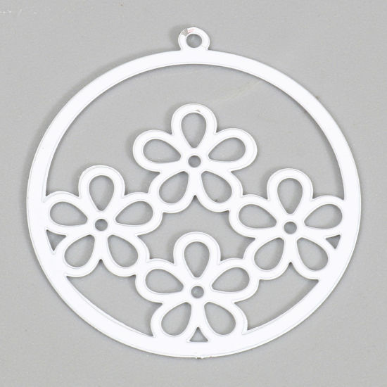 Immagine di Lega di Ferro Filigree Stamping Charms Tondo Bianco Fiore Pittura 27mm x 25mm , 10 Pz