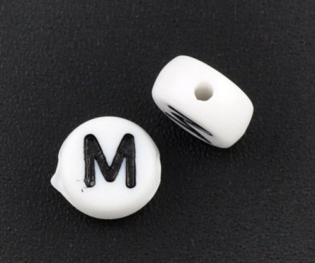 Immagine di Acrilato Separatori Perline Tondo Piatto Bianco Lettera Disegno "M" Circa 7mm Dia, Foro: Circa 1mm, 500 Pz