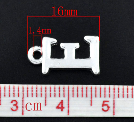 Image de Breloque en Alliage de Zinc Initial Alphabet/ Lettre "E" Argenté 16mm x 9mm, 30 PCs
