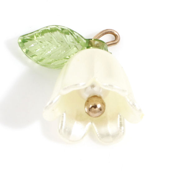 Bild von Zinklegierung + Harz Charms Vergoldet Gelb Blume Blätter Maiglöckchen 3D 14.5mm x 14mm, 10 Stück