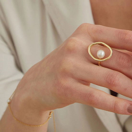 エレガント 雅びやか 調整不能 リング 指輪 環状 金メッキ パール模造 17mm (日本サイズ約13号)、 1 個 の画像