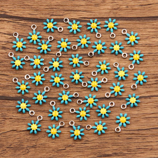 Picture of 304 Stainless Steel Flora Collection Charms Silver Tone Green Daisy Flower Enamel 10mm x 7mm, 10 PCs