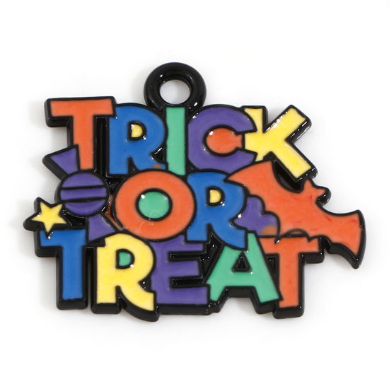Bild von Zinklegierung Halloween Charms Bunt Message " TRICK OR TREAT " Emaille 24mm x 20mm, 10 Stück