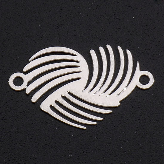 Image de Connecteurs Pendentifs Breloques Estampe en Filigrane en Alliage de Fer Argent Mat Cœur Rayées Creux 20mm x 12mm, 20 Pcs