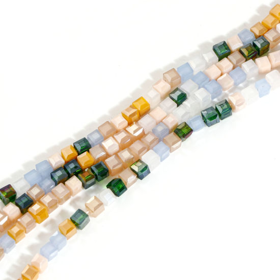 Image de 1 Enfilade (env. 95 Pcs/Enfilade) Perles pour DIY Fabrication de Bijoux de Charme en Verre Cube Orange Mélangé Au Hasard 4mm x 4mm, Trou: 1mm, 42cm long