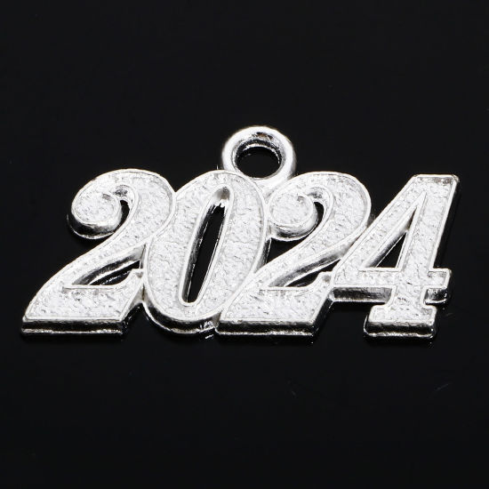 Image de 20 Pcs Pendentifs Année en Alliage de Zinc Argenté Mots " 2024 " 3.1cm x 1.8cm