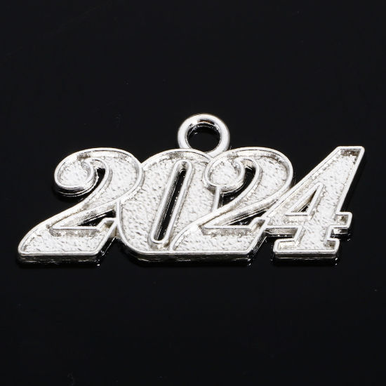 Image de 20 Pcs Pendentifs Année en Alliage de Zinc Argenté Mots " 2024 " 3.9cm x 1.8cm