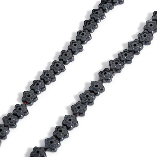 Image de 1 Enfilade (Env. 76 Pcs/Enfilade) (Classement A) Perles pour DIY Fabrication de Bijoux en Hématite （ Naturel ） Fleur Noir 6mm x 5.5mm, Trou: env. 0.8mm, 42cm long