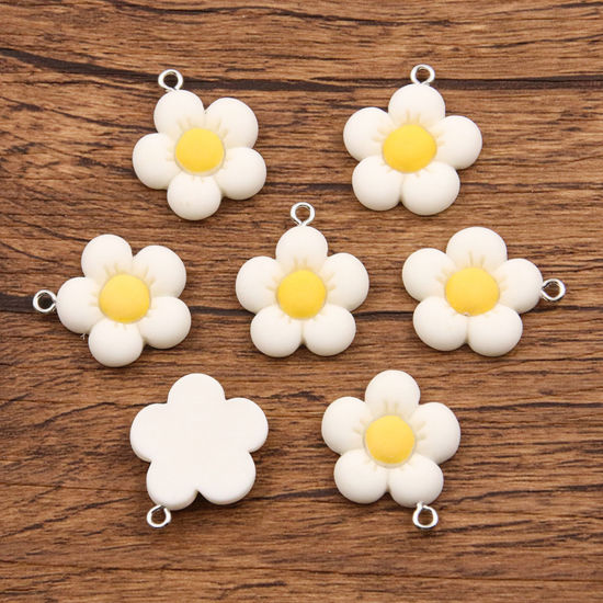 Picture of 10 PCs Resin Charms Flower White 24mm x 21mm