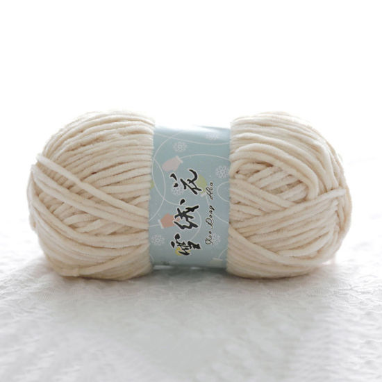 Picture of 1 Roll (Approx 180 M/Roll) Polyester Super Soft Knitting Yarn Velvet Chenille Yarn Medium Coarse For DIY Crochet Sweater Scarf Doll Creamy-White