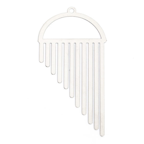 Immagine di 10 Pz Lega di Ferro Filigree Stamping Ciondoli Tono Argento Nappine Mezzotondo Filigrana 4.7cm x 2.4cm