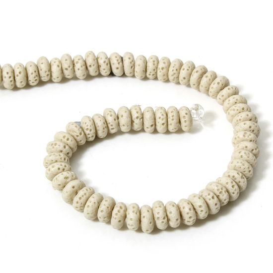 Bild von 1 Strang (ca. 50 Stück/Strang) (Klasse A) Lavagestein （ Natur/Gefärbt ） Perlen für die Herstellung von DIY-Charme-Schmuck Abakus Grauweiß ca. 7mm x 3mm, Loch:ca. 1.2mm, 20cm lang
