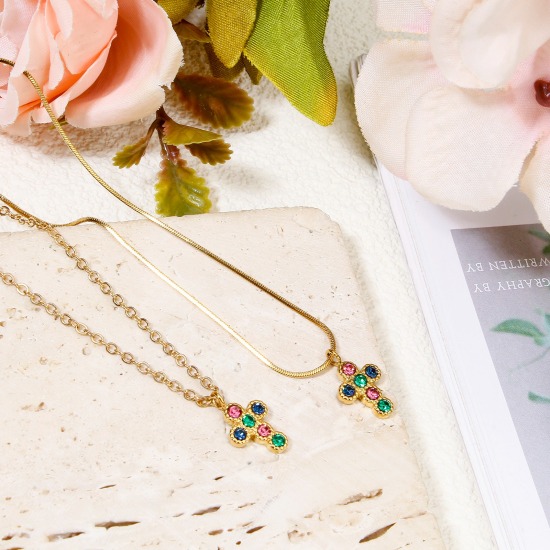 Image de 1 Pièce Breloques en 304 Acier Inoxydable Placage sous Vide PVD Respectueux de l'Environnement Religieux Croix Plaqué Or Véritable 18K à Strass Coloré 16mm x 10mm