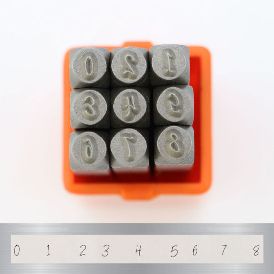 Image de 1 Kit ( 9 Pcs/Kit) Poinçon à Frapper en Acier Rectangle Cuboïde Alphabet Initial/ Lettre Majuscule Argent Mat 6cm x 0.6cm