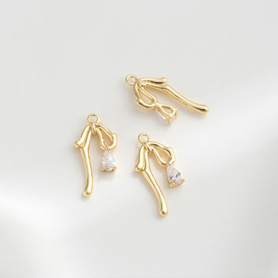 Immagine di 1 Pz Ecologico Ottone Abiti Ciondoli Cravatta a Farfalla 18K Vero Oro Placcato Filigrana Trasparente Cubic Zirconiae 20mm x 10mm