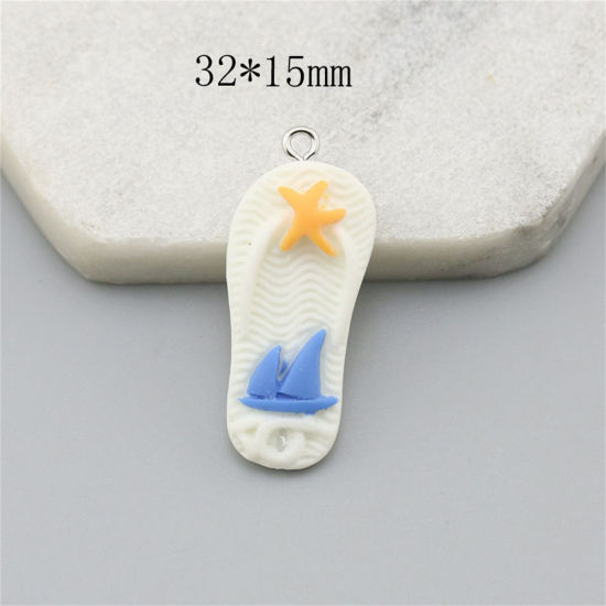 Image de 10 Pcs Pendentifs Bijoux d'Océan en Résine Pantoufle Tong Argent Mat Blanc Etoile de Mer 3.2cm x 1.5cm