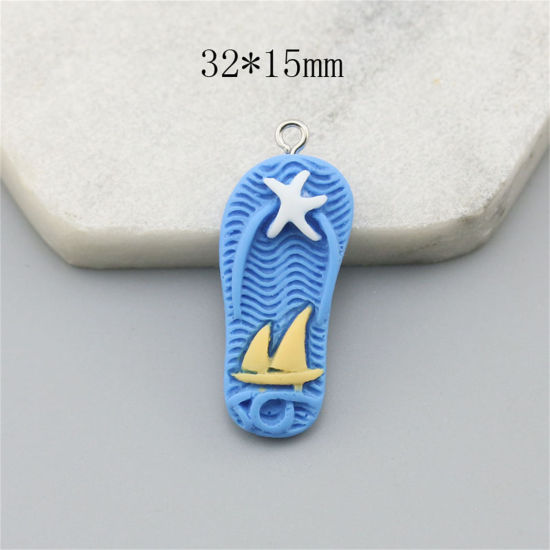 Image de 10 Pcs Pendentifs Bijoux d'Océan en Résine Pantoufle Tong Argent Mat Bleu Bateau à Voile 3.2cm x 1.5cm