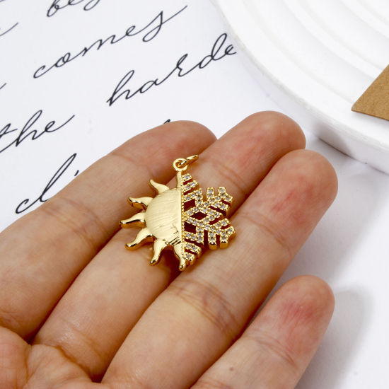 Immagine di 1 Pz Ottone Tempo Collezione Ciondoli Pendenti Sole Placcato Oro 18K Fiocco di Neve Micro Spianare Trasparente Cubic Zirconiae 3cm x 2.2cm