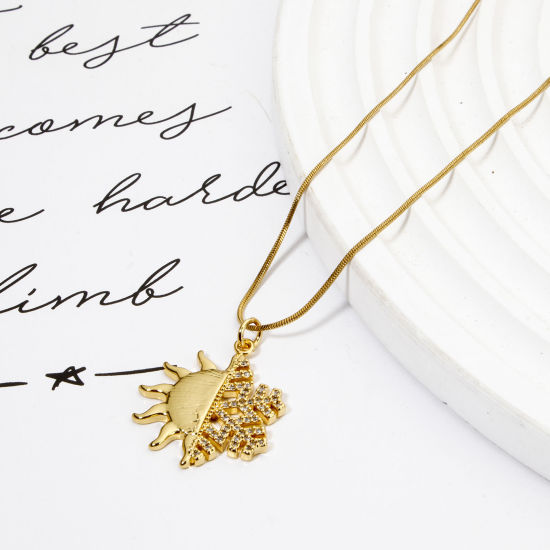 Immagine di 1 Pz Ottone Tempo Collezione Ciondoli Pendenti Sole Placcato Oro 18K Fiocco di Neve Micro Spianare Trasparente Cubic Zirconiae 3cm x 2.2cm