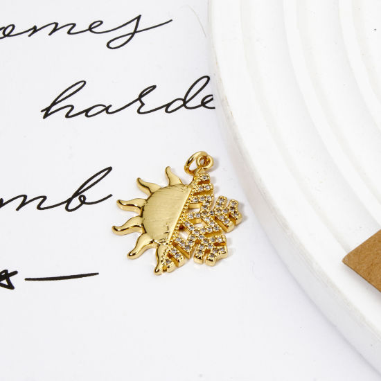 Immagine di 1 Pz Ottone Tempo Collezione Ciondoli Pendenti Sole Placcato Oro 18K Fiocco di Neve Micro Spianare Trasparente Cubic Zirconiae 3cm x 2.2cm