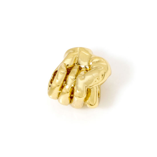 Imagen de 2 Unidades Respetuoso del Medio Ambiente Latón Cuentas Para Hacer Joyas De Bricolaje 18K Oro Real Chapado Puño Poder del Signo de la Mano 3D Aprox 9mm x 7mm, Agujero: acerca de 2mm