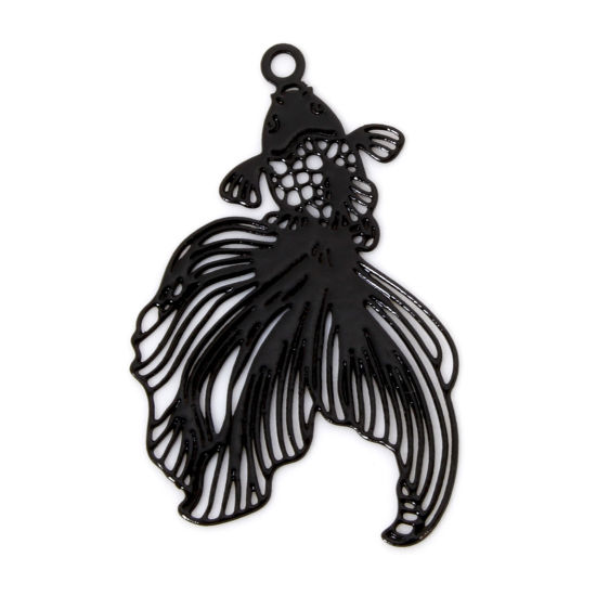 20 個 合金 透かしパーツ チャーム 黒 金魚 透かし 26mm x 17mm、 の画像