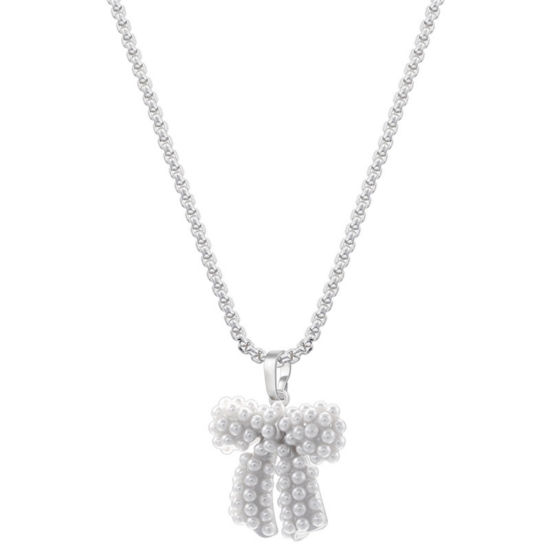 Image de 1 Pièce Collier à Pendentif Chaîne Maille Vénitienne Élégant en Laiton Respectueux de la Nature Vintage Plaqué Platine Nœuds Papillon Imitation Perles Pour Femmes 45cm long