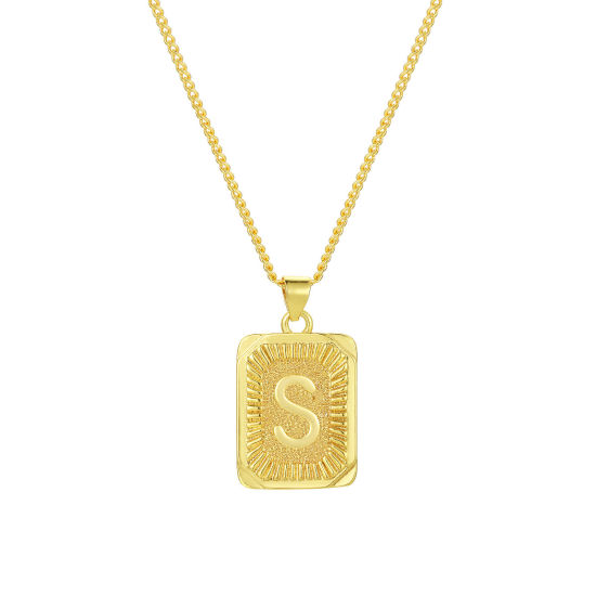 Imagen de 1 Unidad Respetuoso del Medio Ambiente Elegante Letra Mayúscula 18K Oro Real Chapado Latón Cadenas de Curb Rectángulo Raya Mensaje " S " Collar con Colgante Unisexo 45cm + 5cm longitud
