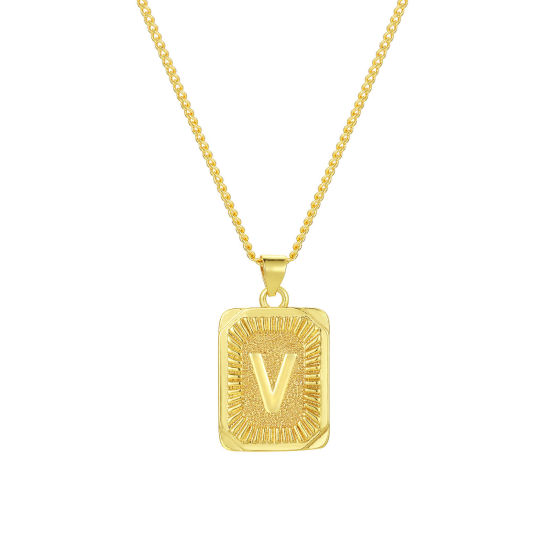 Imagen de 1 Unidad Respetuoso del Medio Ambiente Elegante Letra Mayúscula 18K Oro Real Chapado Latón Cadenas de Curb Rectángulo Raya Mensaje " V " Collar con Colgante Unisexo 45cm + 5cm longitud