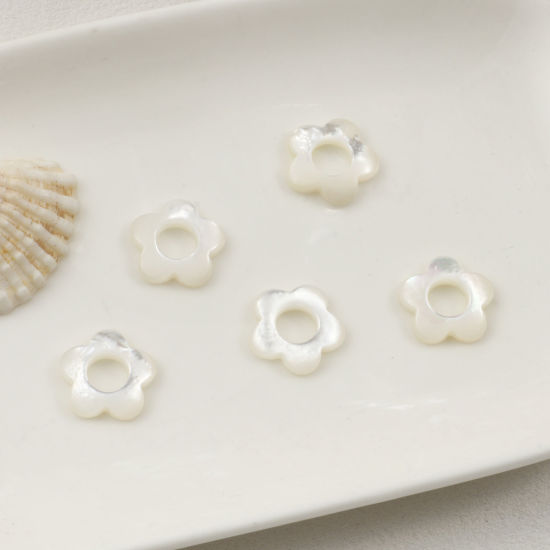 Picture of 1 Piece Natural Shell Loose Beads For DIY Jewelry Making Flower White About 15mm x 15mm, Hole:Approx 6.2mm