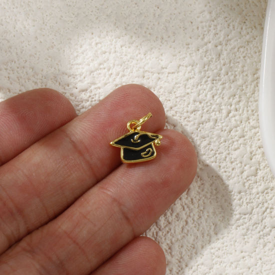 Bild von 2 Stück Messing College Schmuck Charms 18K Vergoldet Schwarz Emaille Doktorhut 13mm x 11mm