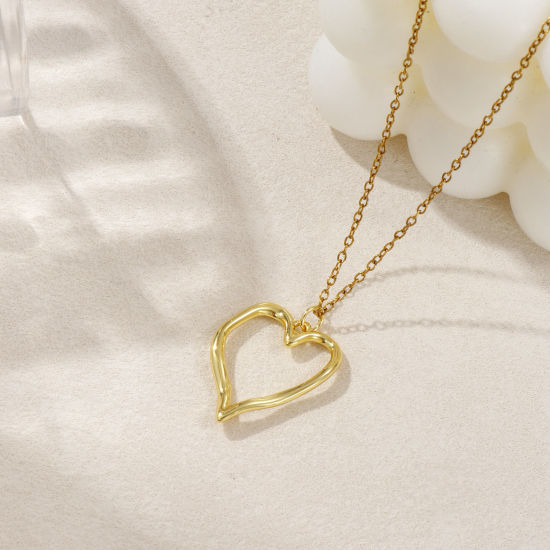 Imagen de 2 PCs Eco-friendly Brass Valentine's Day Charms 18K Real Gold Plated Heart 28mm x 20mm